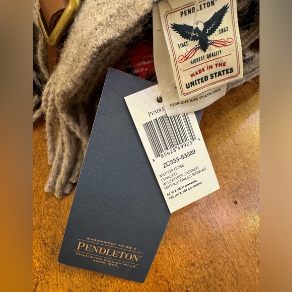 Pendleton Home Collection Fringed Motor Robe w/ Leather Carrier - Picture 5 of 5